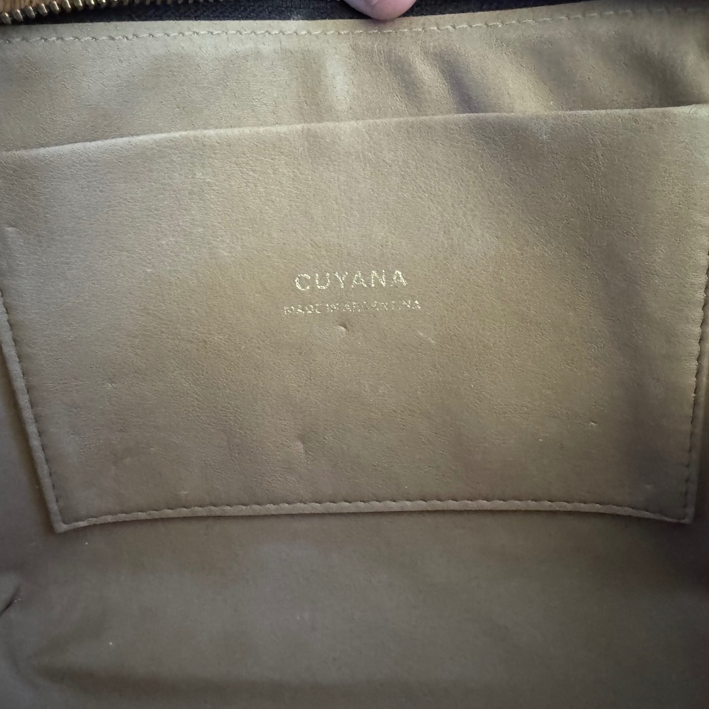 Cuyana Travel Case Set - Picture 13 of 16
